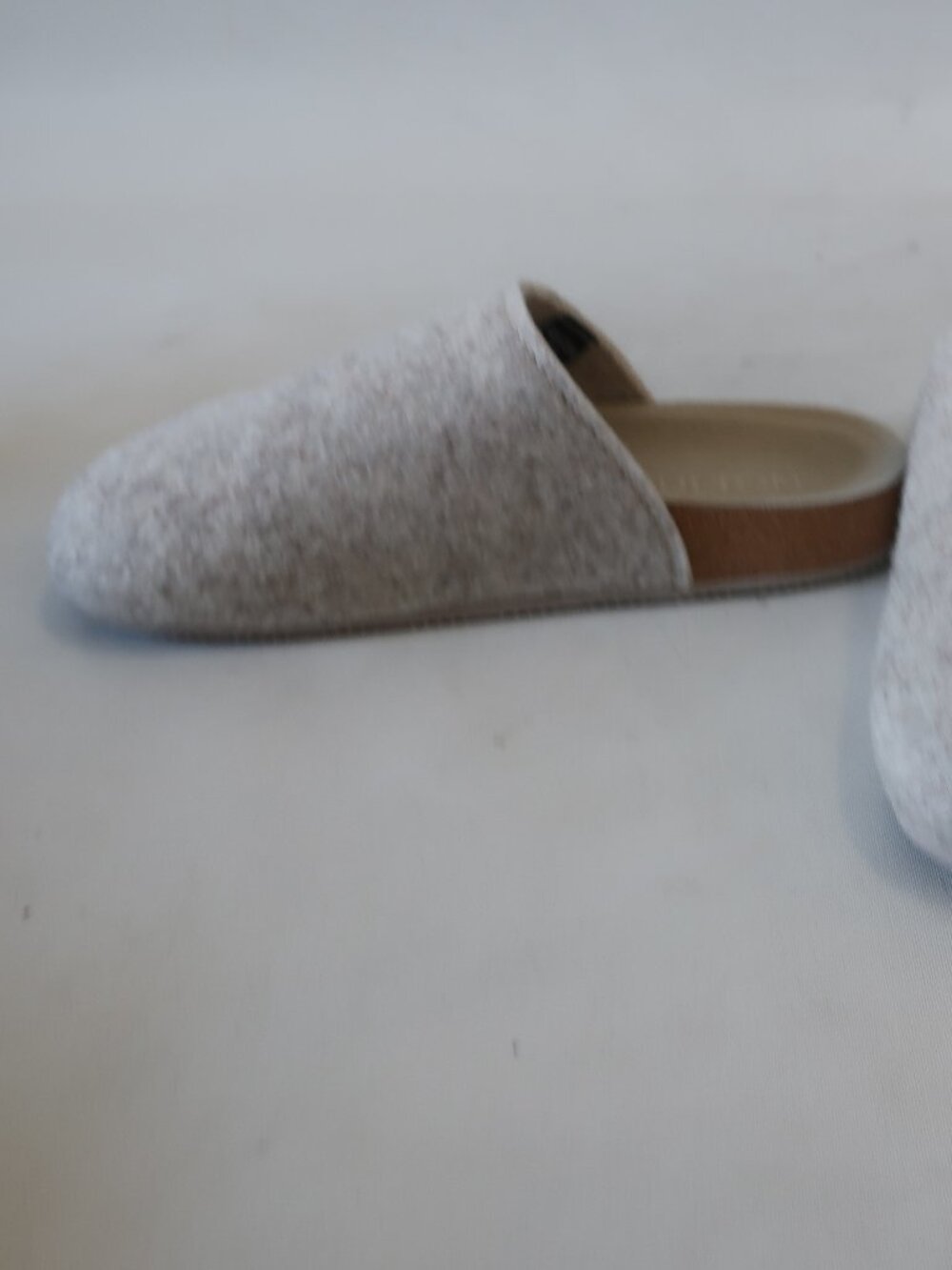 NWOT Womens Fulton Taupe-Beige Flat Cork Wool Comfort House Slipper Mule 7 - Picture 3 of 10